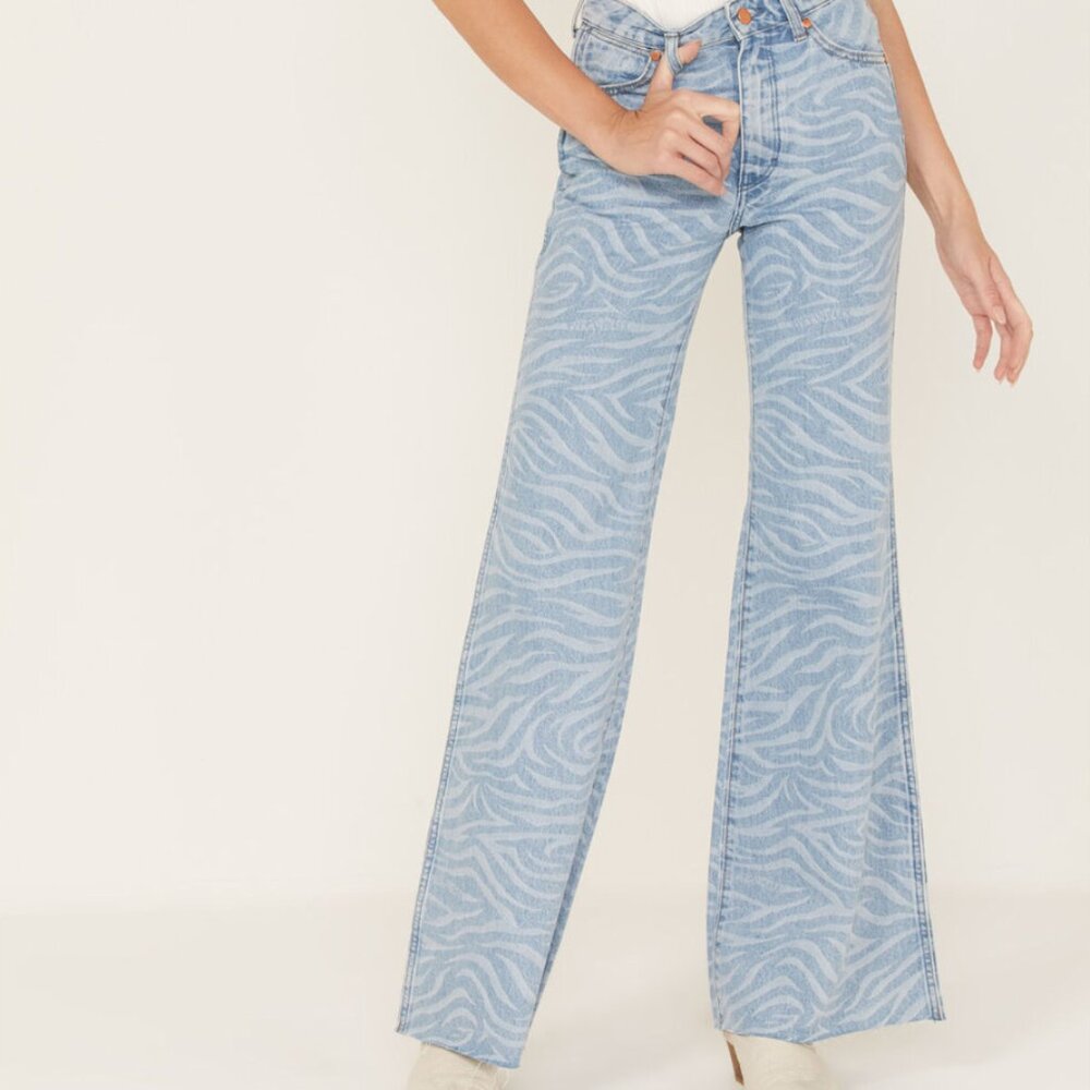 Wrangler‎ NWOT Zebra Wanderer Flare Jeans